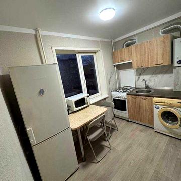 Сдам двухкомнатную  квартиру с ремонтом в центре города на долгий срок