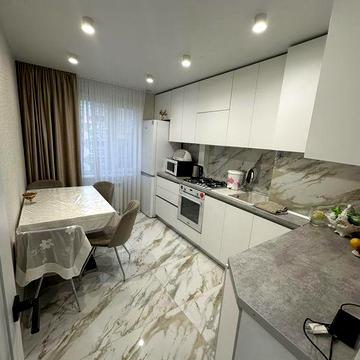 Продам 3ком Сады2 ремонт ЖК 1