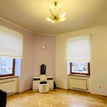 Продаж просторої трикімнатної квартири в центрі м. Самбір