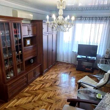 Продається трьохкімнатна квартира ЖК -