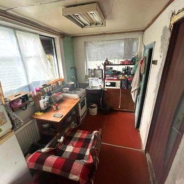 Продам будиночок з комунікаціями!