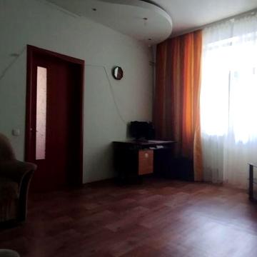 Продам трёхкомнатную квартиру на Площади 37000