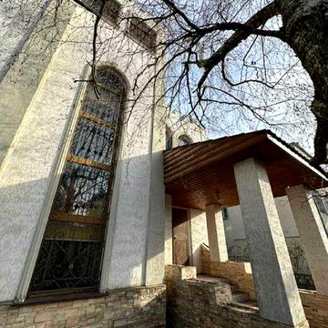 Продам 2-этажный  дом в Черноморке, участок 10 соток с документами