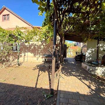 В продаже дом в центре Таирова. (211-970)