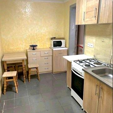 Сдам Базарная 8 одно комнатную квартиру