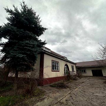 Продам будинок  вул. Широка