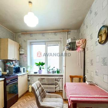 Продам 2-х комнатную ж/м Парус (Покровський, Красный Камень).