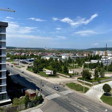 Продається велика 3-К 110м2