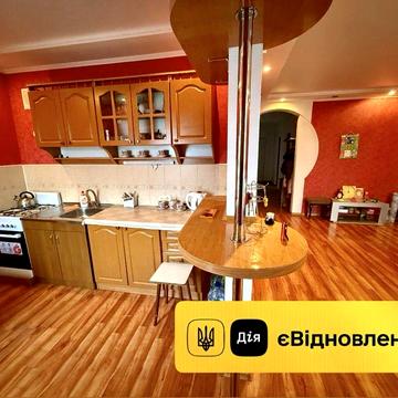 Продам 4х комнатную квартиру, л/б, 4 мкрн