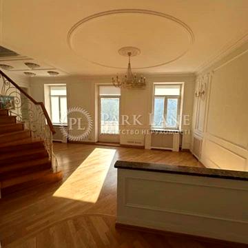 Рейтарська вул., 34