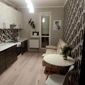 Сдам 1-комнатную  квартиру 43м2  по Салтовское шоссе 73 Г  . 9000 грн.