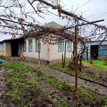 Продам будинок в с.Червона Слобода.  Центр.