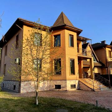 Продаж будинку в центрі Броварів пр. О. Вишні