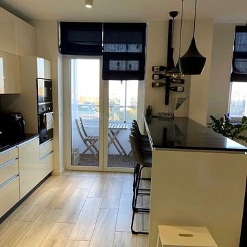 Воскресенська вул., 14-Д