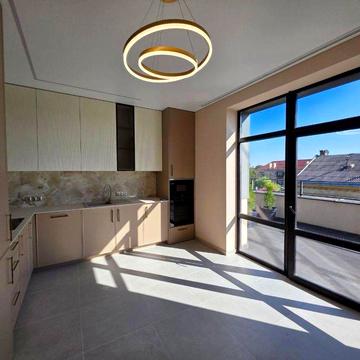 Продаж 2-х ярусної квартири в центрі міста Ужгорода|єОселя/єВідновленн