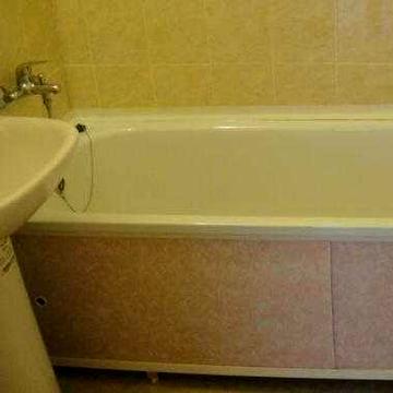 Продаю 1/2Дома 50м2 Отдел.Двор= 3сот(Приват.)Ванна+туал. Центр.Канализ