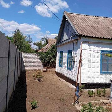 Продаю невеликий будиночок з великою ділянкою