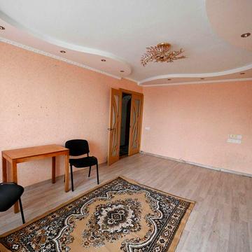 Трикімнатна квартира, індивідуальне опалення.