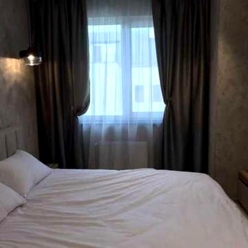 Вільна! 1 кім квартира в Новобудові, Ближній центр, Паркінг!