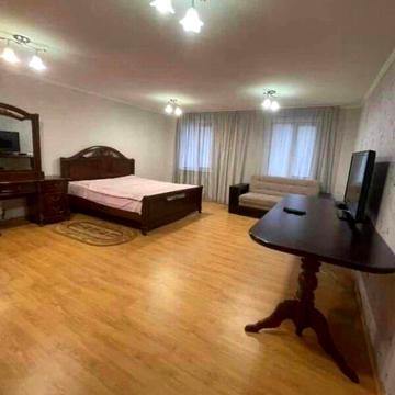 Довгострокова оренда 4к Дім Миколи Леонтовича (Лєрмонтова) вулиця