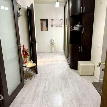 Продам 2-х кімнатну квартиру по вул. Старобілоуській 61Б