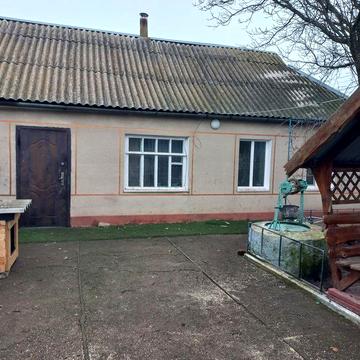 Продаєця  будинок  усі умови є