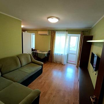 Сдам 2- кв на пр.Поля в отличном безопасном месте 11500