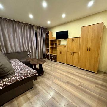 Продаж 1 кімната  35 м²  8  по вул. Червоної Калини,  8В Троещина