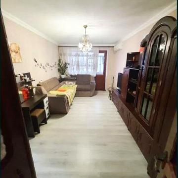 Нижньодніпровська вул., 19