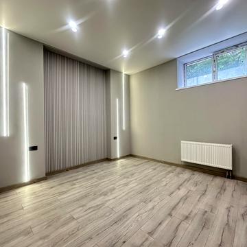 Захисників України вул. (Вокзальна), 136