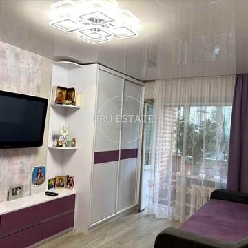 Продаж 1 к квартири Харківська Позняки Ремонт 4й поверх