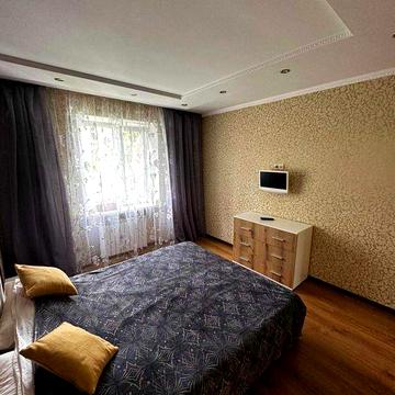 ВІЛЬНА! Здам 2к на Огнівці. Поруч зупинка. БЕЗ ТВАРИН.