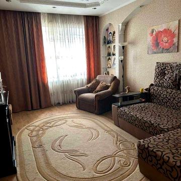 Продається квартира в р-ні "Листопаду"