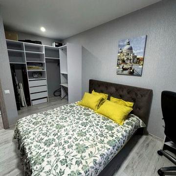 Большая одокомнатная на Таирова в новом доме на Жукова.Небесной сотни