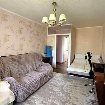 Продам 2-комн квартиру в районе Хмельницкого Богдана ул.