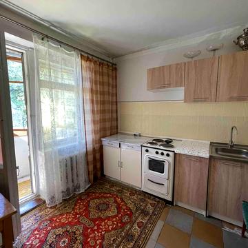 Набережна Перемоги вул., 140