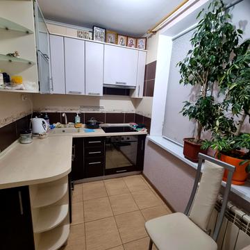 Амосова вул. (Корчагінців), 36