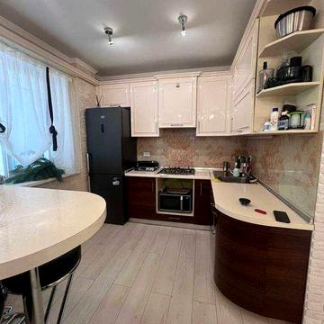 Продаж 2 кімнатної квартири по вулиці Гутовського, 15