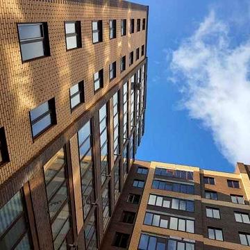 1 ком квартира  кирпичный дом, двухконтурный  котел до центра 15 минут