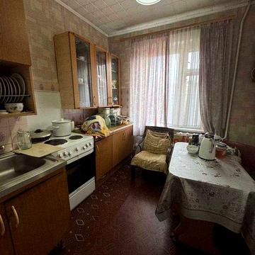 Продам 3-кімнатну квартиру на Добровольського