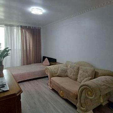 Здається 2 кімнатна квартира вул. Бельведерська  ( початок)