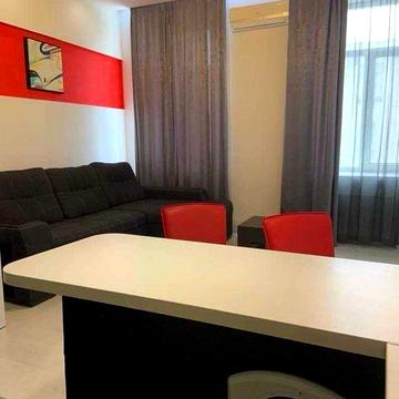 Сдам длительно на Бунина студию