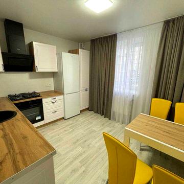 Оренда з 1-го січня 2-кімнатної квартири