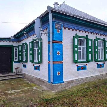 Будинок, літня кухня, гараж, центр, земельна ділянка.