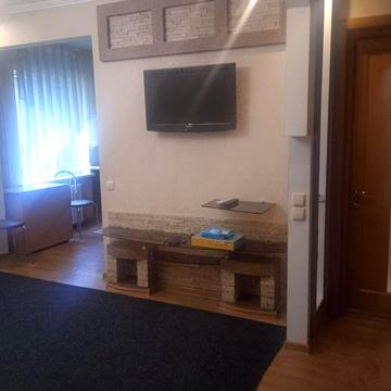 Сдаю 2к.кв Таврический, есть Центр,Хбк,ЖД вокзал