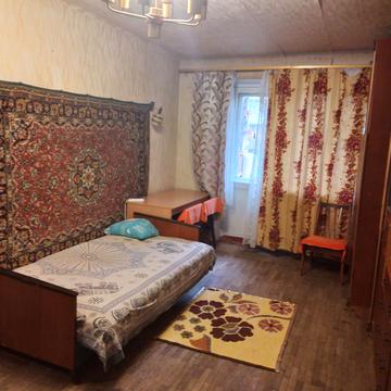 Космонавтів вул., 31/3