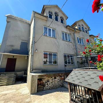 Небесної Сотні просп. (Маршала Жукова)