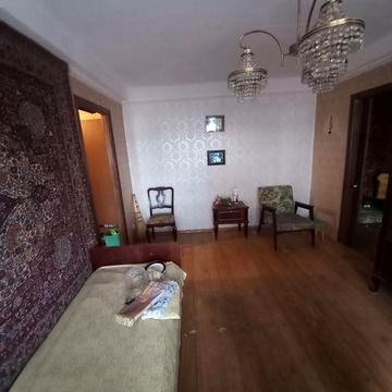 Двукімнатна у центрі  район площі свобода