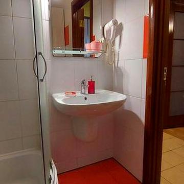 ЦУМ 1 ком .в центрі. СВІТЛО НЕ ВИМИКАЮТЬ