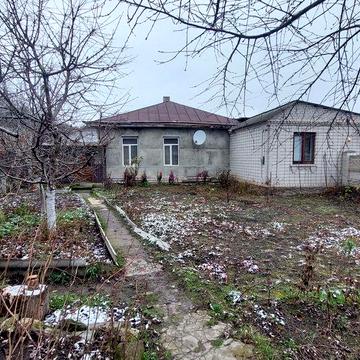 Продам частину будинку. Вул.Сагайдачного,7а.